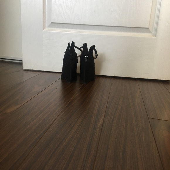 Platforms - Picture 3 of 3